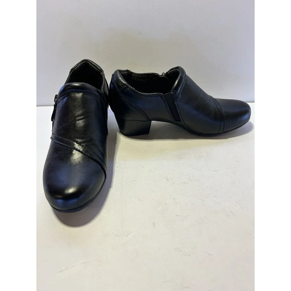 Laurel Blakweil Bootie Black Vegan Leather Side Zip Boots Sz 7 SoftFlex Sole